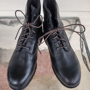 Timberland Classic 6 inch 9 Medium Triple Black Leather Boots